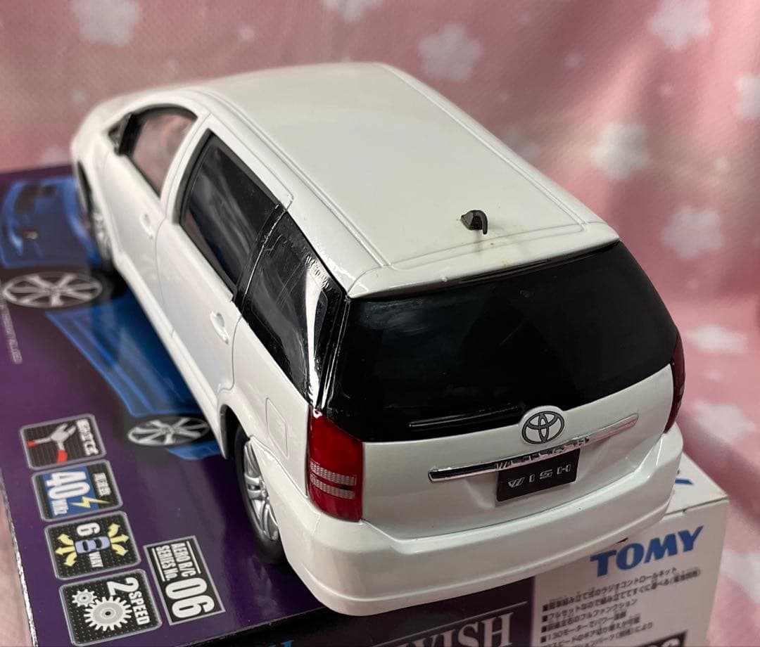 トヨタ ウィッシュ 非売品ミニカー2台とラジコン1台のセット