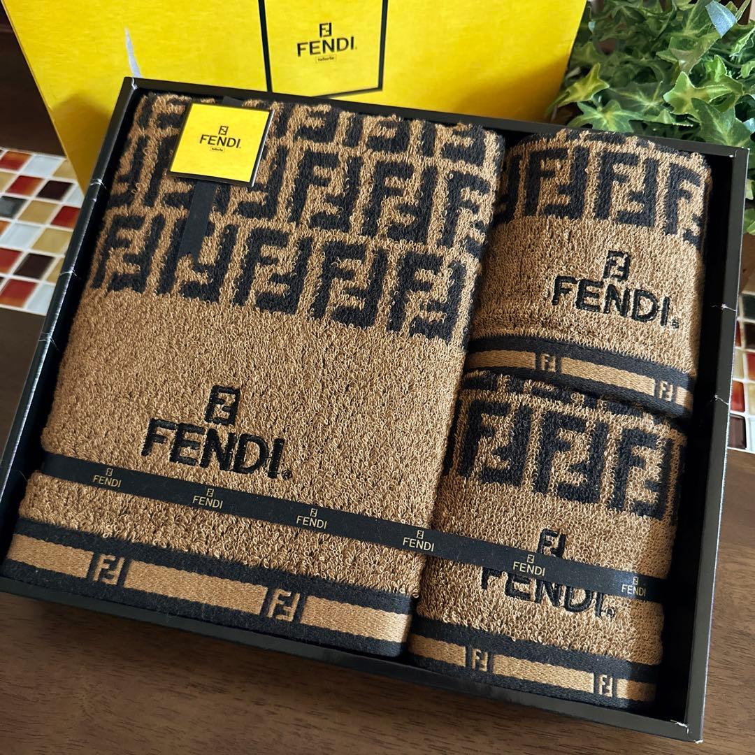 FENDI】フェンディバスタオル＆ハンドタオル（ズッカ柄）