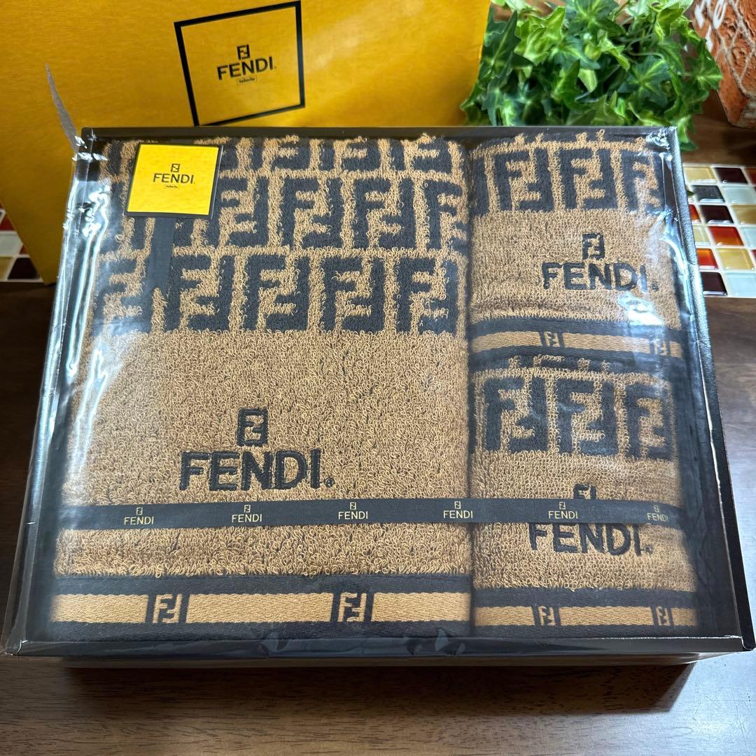 FENDI】フェンディバスタオル＆ハンドタオル（ズッカ柄）
