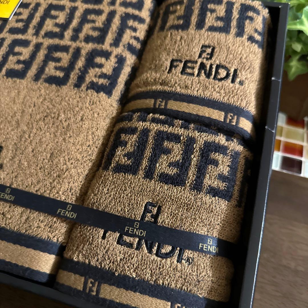 FENDI】フェンディバスタオル＆ハンドタオル（ズッカ柄）