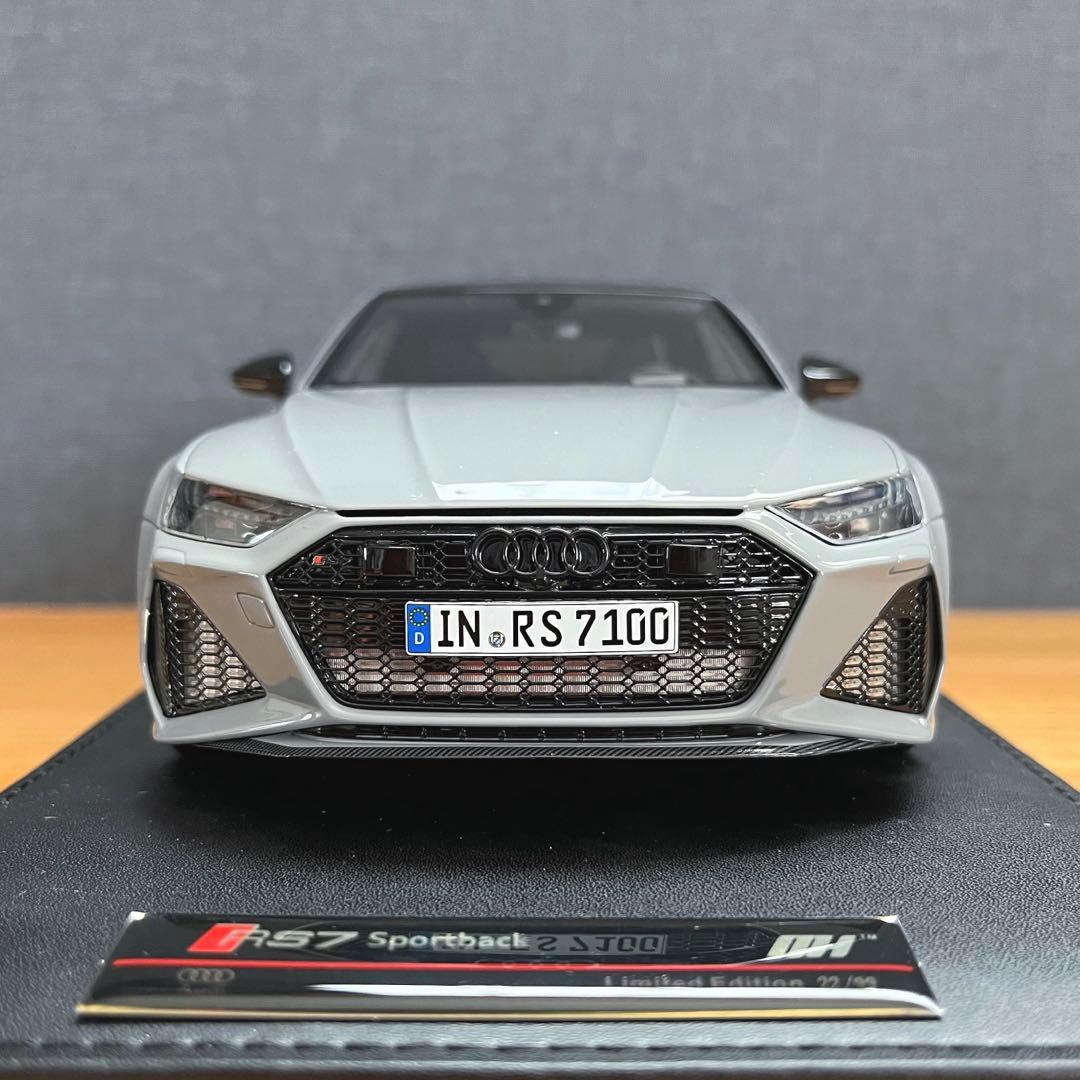 【ミニカー 美品】1/18 MOTORHELIXアウディ RS7 スポーツバック