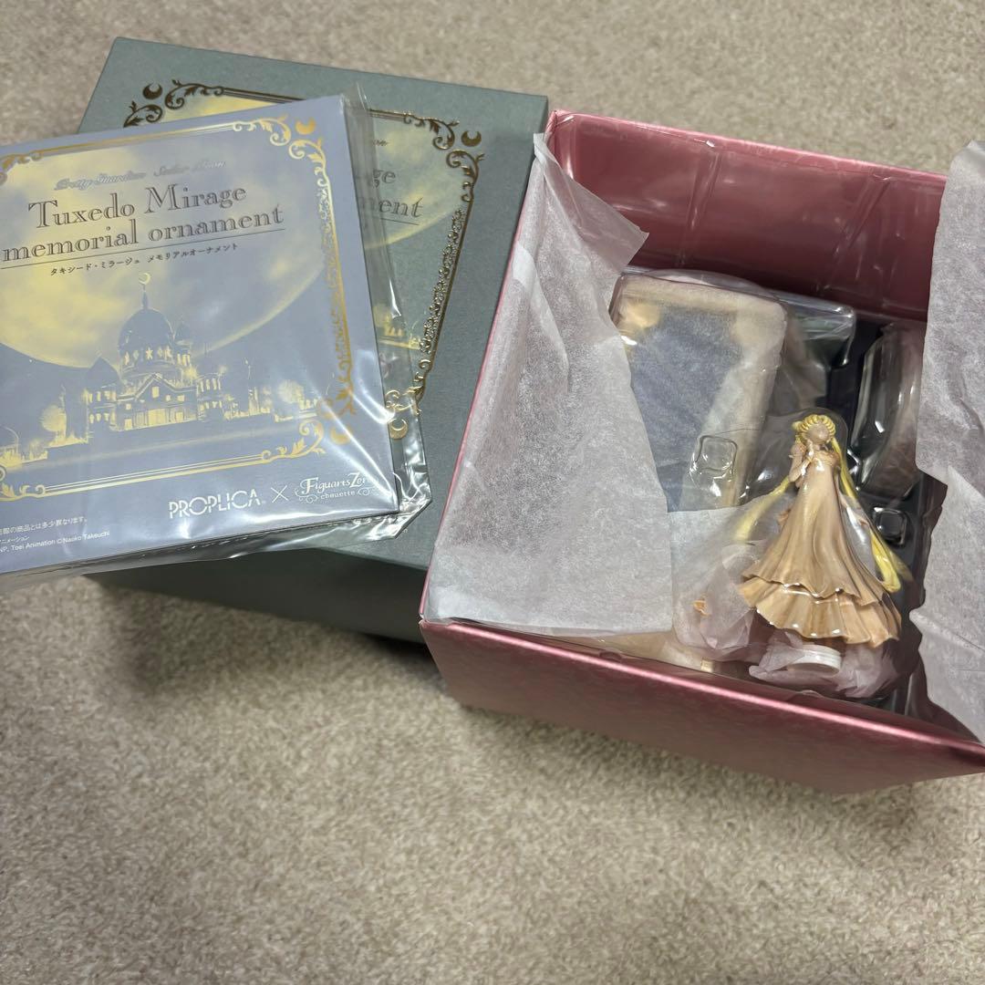 セーラームーン　タキシードミラージュ　オーナメント　オルゴール