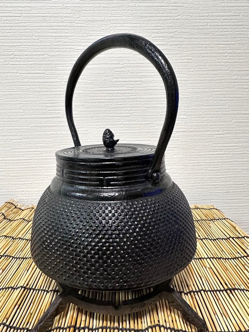 未使用品、供箱、栞、タグ付　南部天正堂作２０型コシキアラレ　南部鉄瓶　南部鉄器