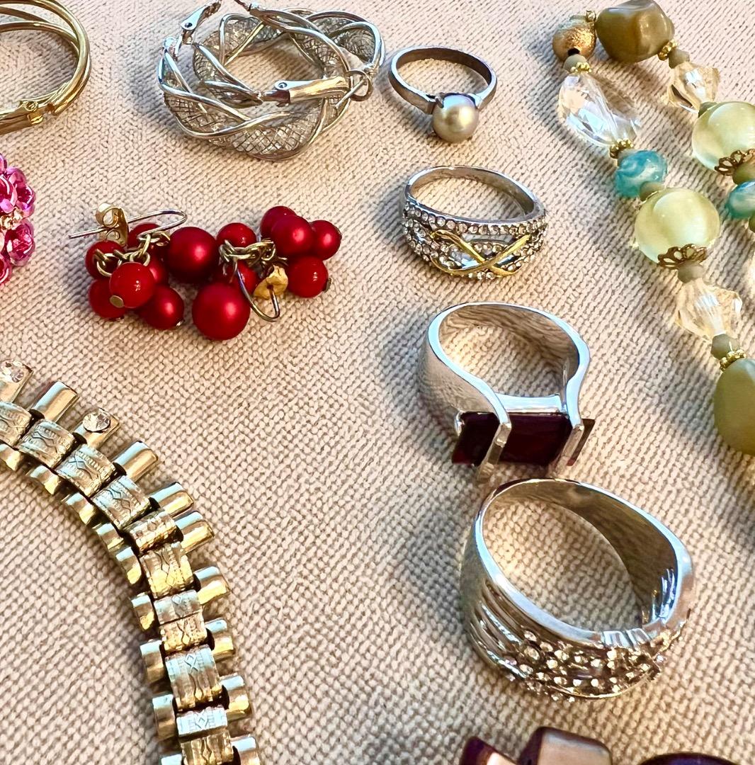 【遺品整理】厳選品　ネックレス/指輪/ピアス/ブレスレット/ブローチ　刻印あり