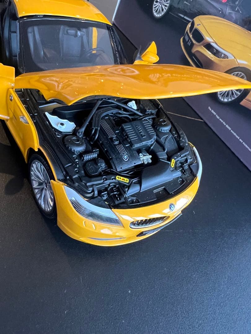 a*2様 京商　BMW Z4 sDrive35i (E89) ミニカー 1/18
