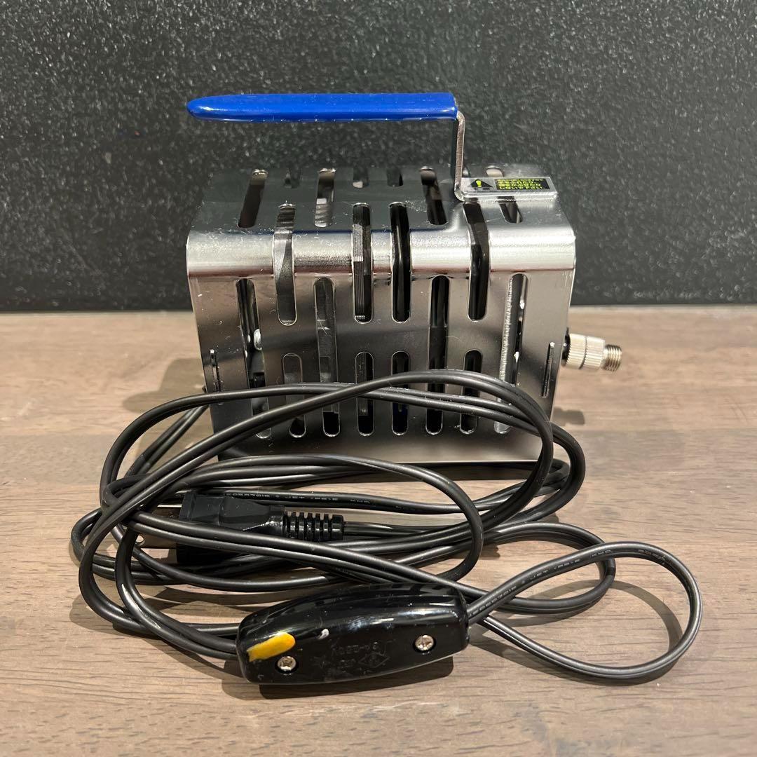 【送料込】コンプレッサー&レギュレーターセット　エアホース2本おまけ