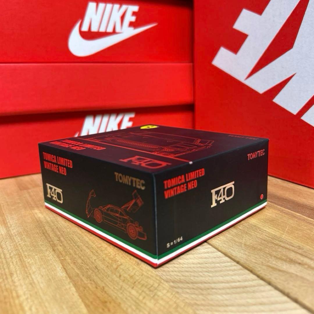 トミカリミテッドヴィンテージネオ フェラーリ F40 LV-NEO 赤
