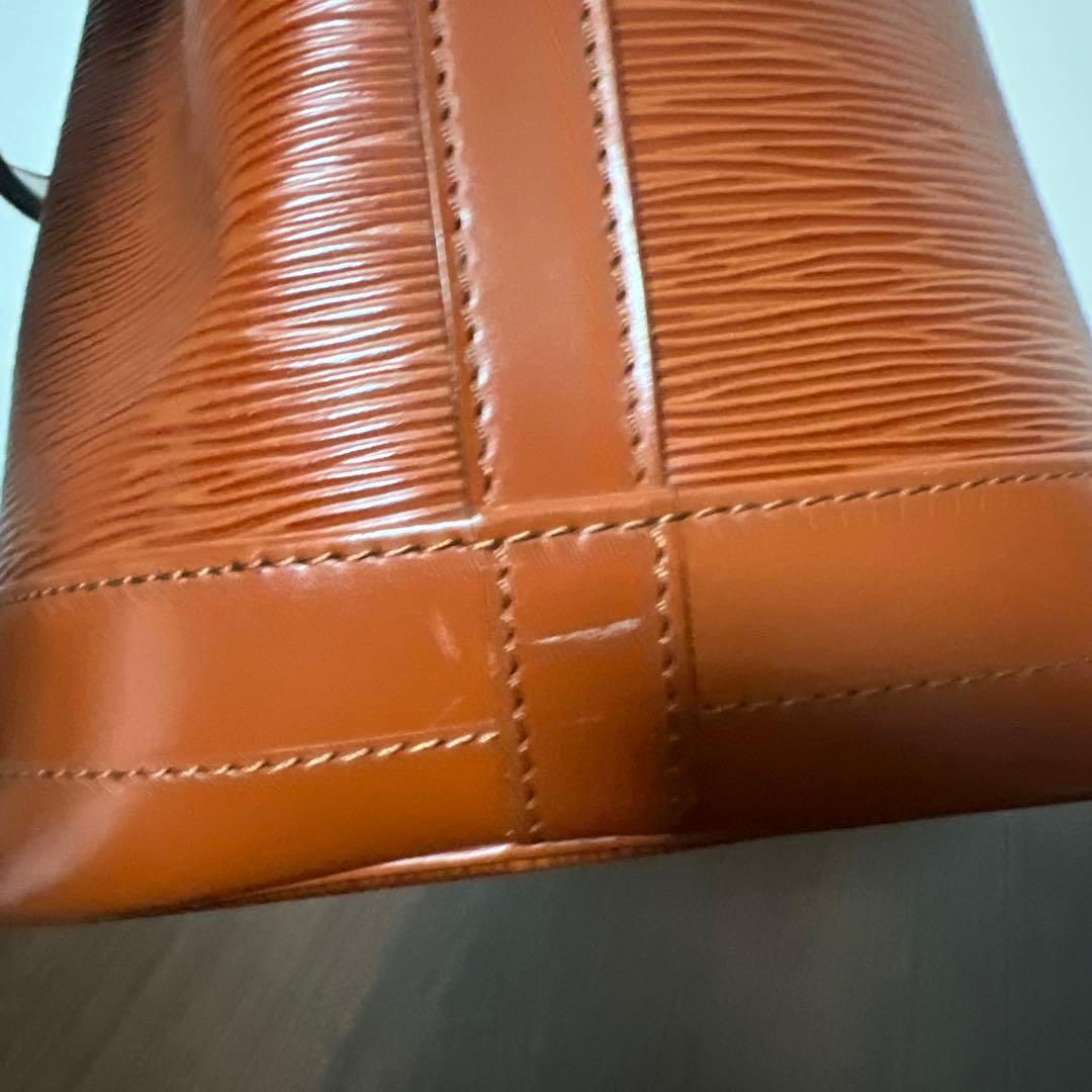 Louis Vuitton エピ　ショルダーバッグ