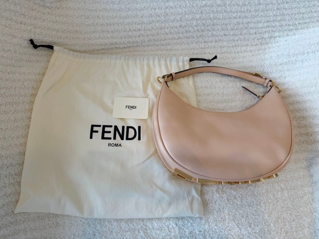 FENDI フェンディグラフィー スモール レザー ワンショルダーバッグ ピンク