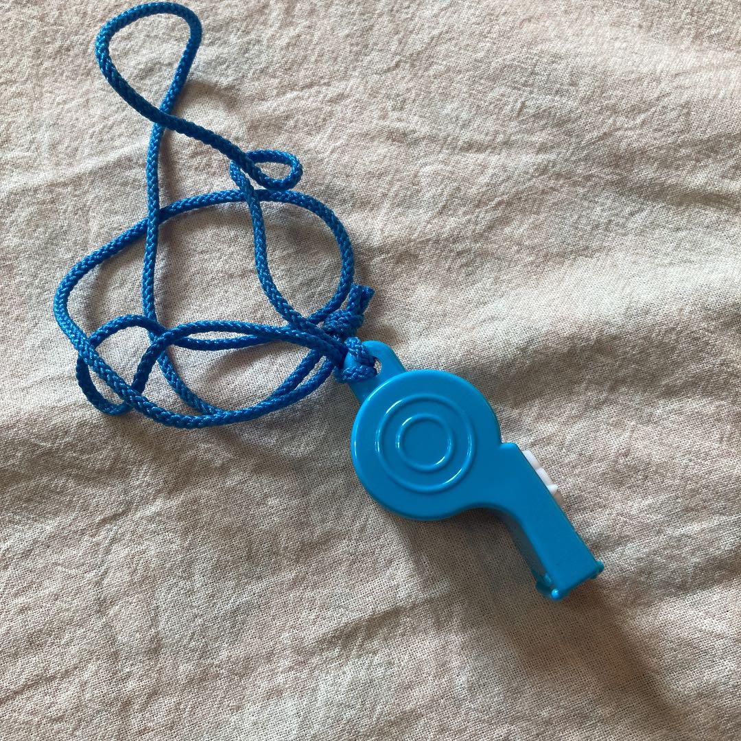 ブルー　ホイッスル　ハローキティ　笛　プラ