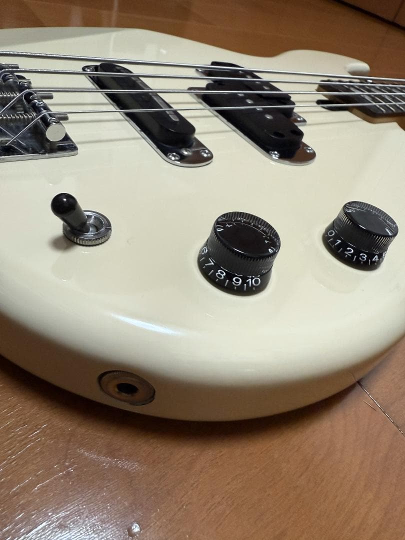 ふじたろ様 YAMAHA エレキベース BB424 ヴィンテージホワイト ヤマハBB