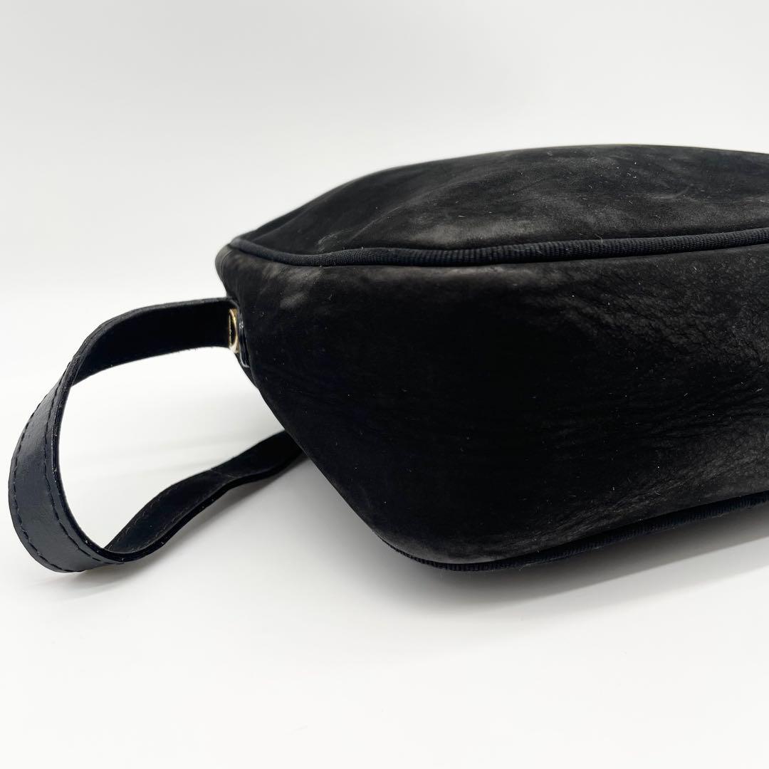 美品　サルバトーレフェラガモ　ヴァラリボン　ショルダーバッグ　ベロア　ブラック