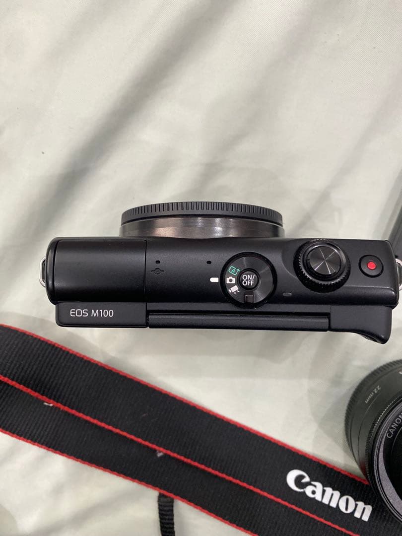 ビデオカメラ CANON EOS M100