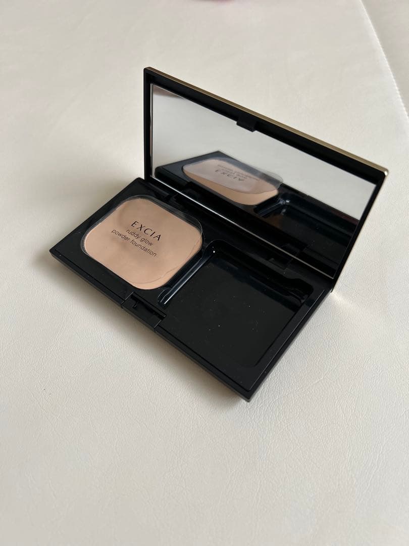 【なな様】アルビオンエクシアラディグロウパウダーファンデーションNA201ケース