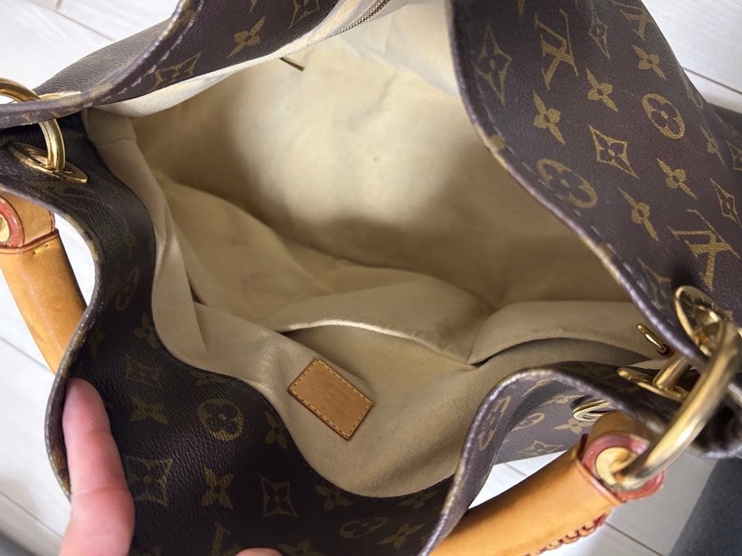 Louis Vitton ルイヴィトン ワンショルダー　アーツィー