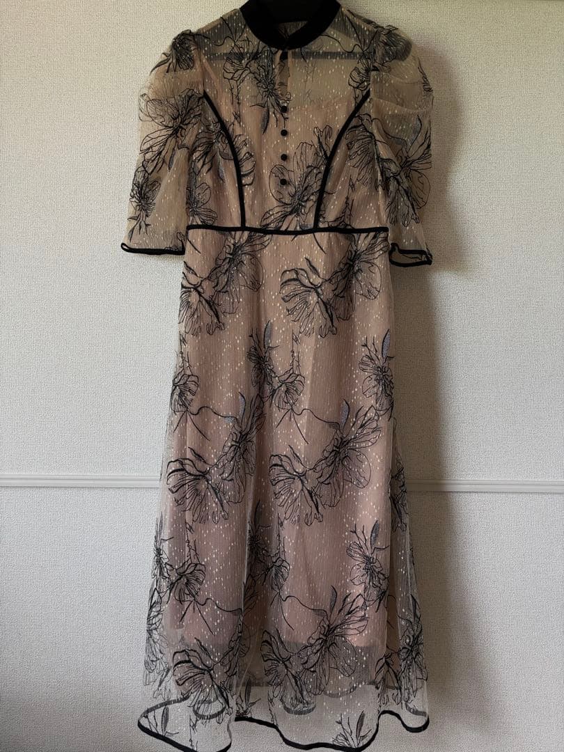 LEJA パイピングハイネック花柄ラメレースドレス