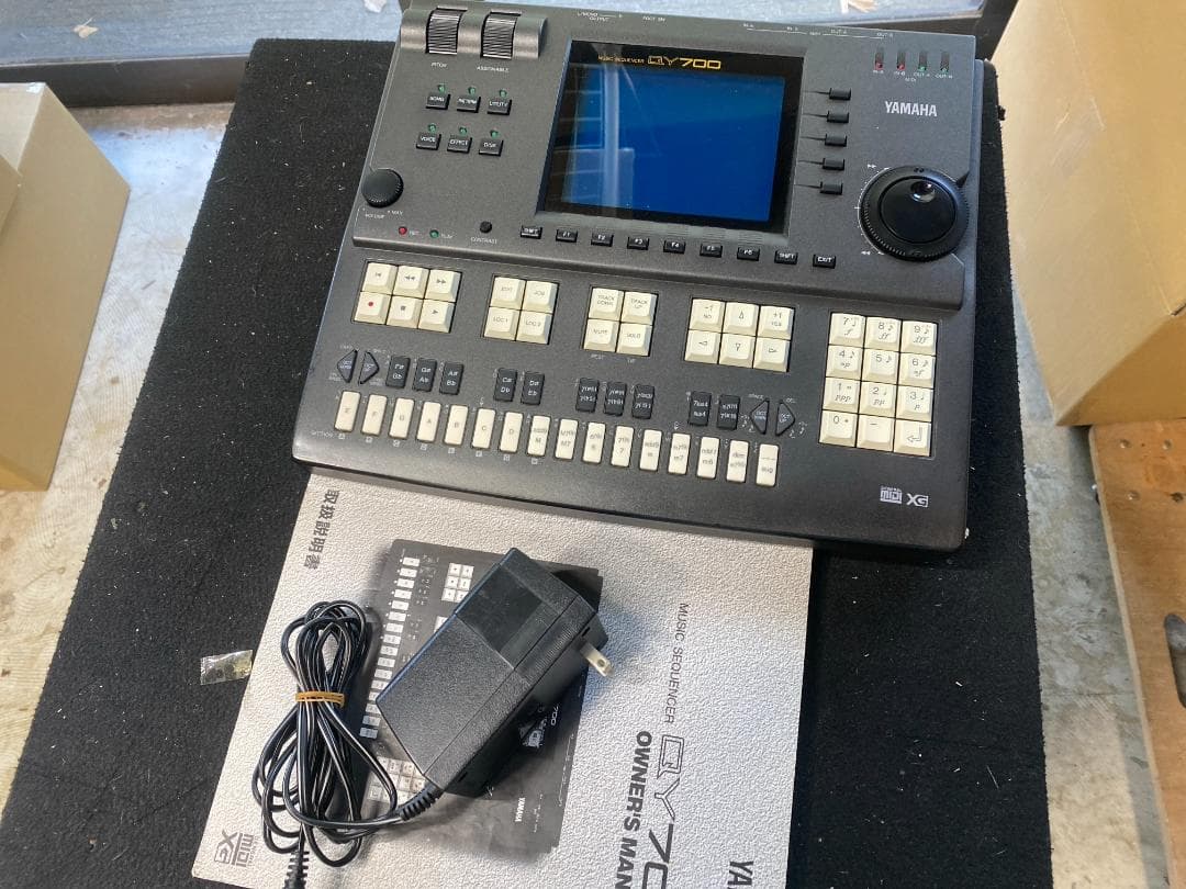 美品 YAMAHA QY700 シーケンサー Yamaha QY700 Sequencer | Vintage Synth Explorer