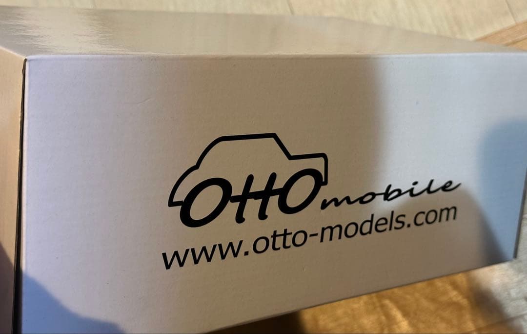 OTTOmobile Golf R ミニカー 青色 1/18