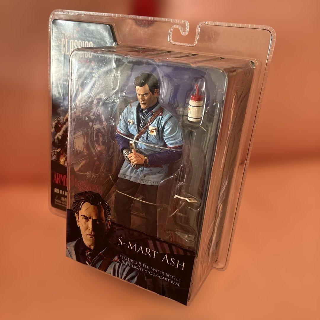 NECA S-MART ASH フィギュア