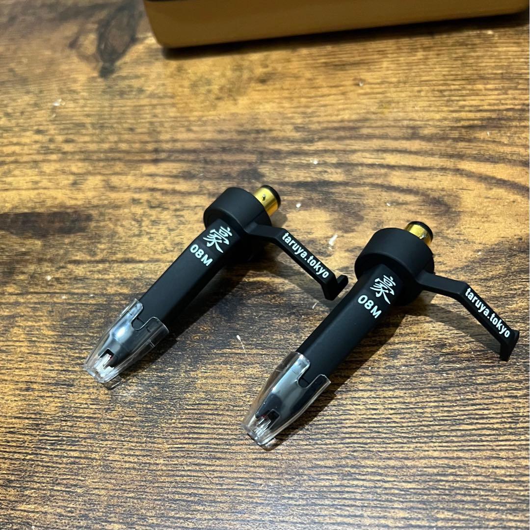 樽屋レコード針Tw-08M黒針(ケース付2本セット)