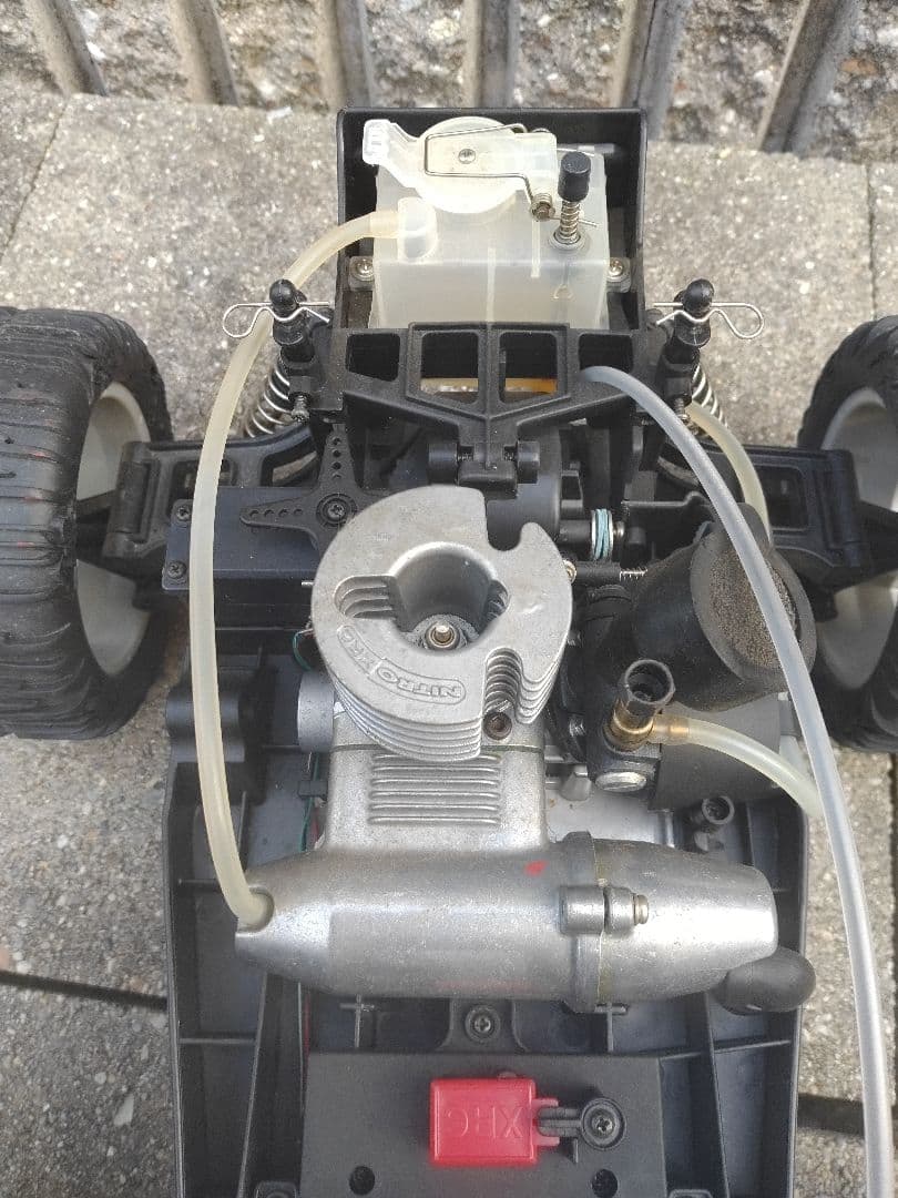 ラジコン　エンジンバギーカー　中古品