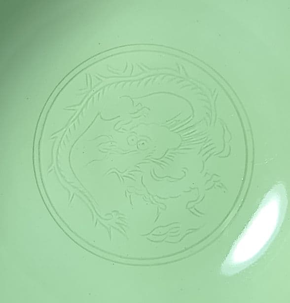 高麗 青磁 龍 骨董品 菓子鉢 淡い緑色の陶器ボウル 木箱付き 静