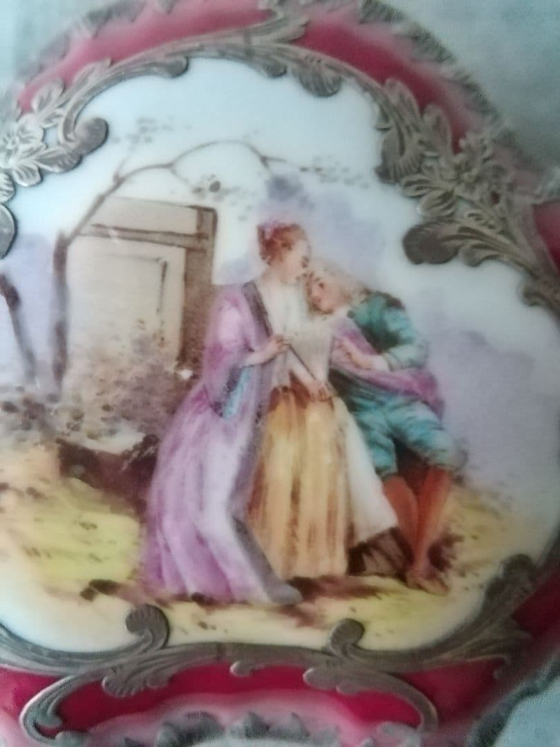 逸品　銀巻き　銀巻朱地貴族図蓋物　リモージュ　手描　薔薇色　宝石箱　アンティーク