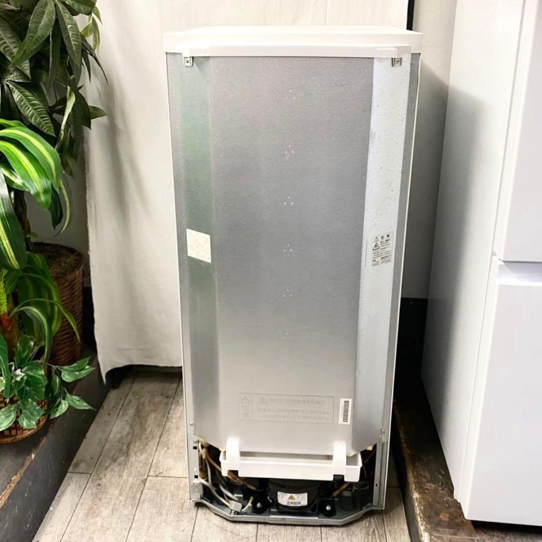 どっちも付け替えドアだから設置場所に悩まない！一人暮らしに！冷凍