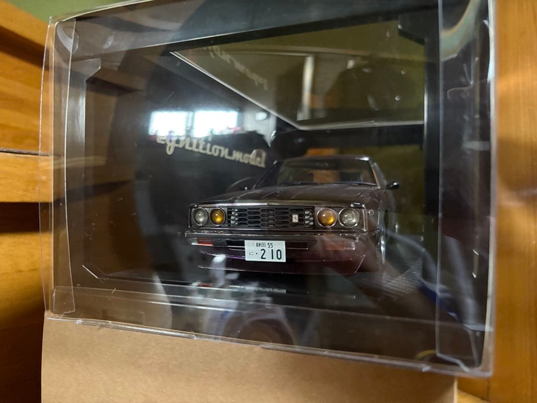 ミニカー 1/18 Nissan Skyline 2000 GT-ES (C210)