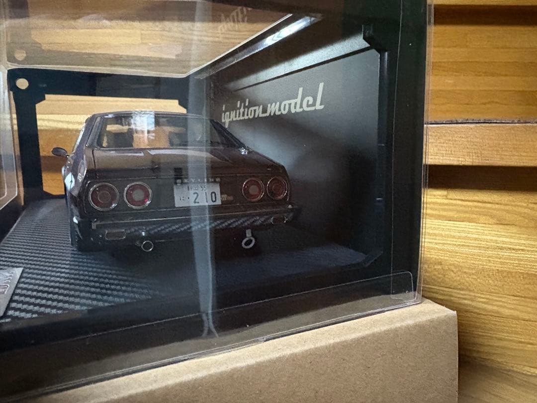 ミニカー 1/18 Nissan Skyline 2000 GT-ES (C210)