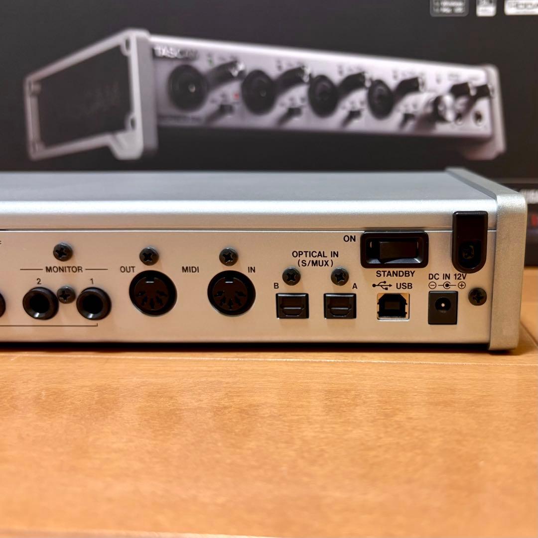 TASCAM SERIES 208i オーディオインターフェイス