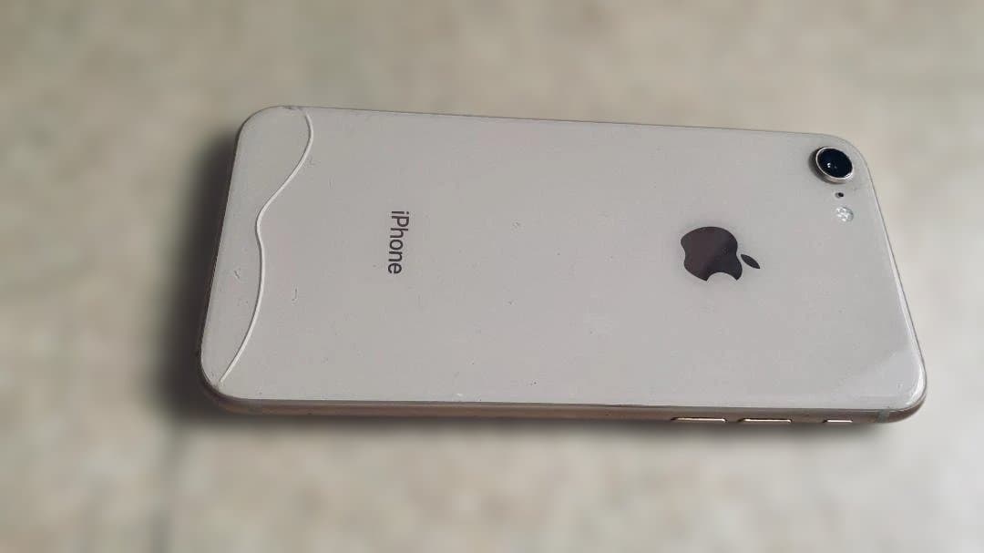 S*）様 iPhone 8 256GB SIMフリー 本体 (バッテリー交換推奨