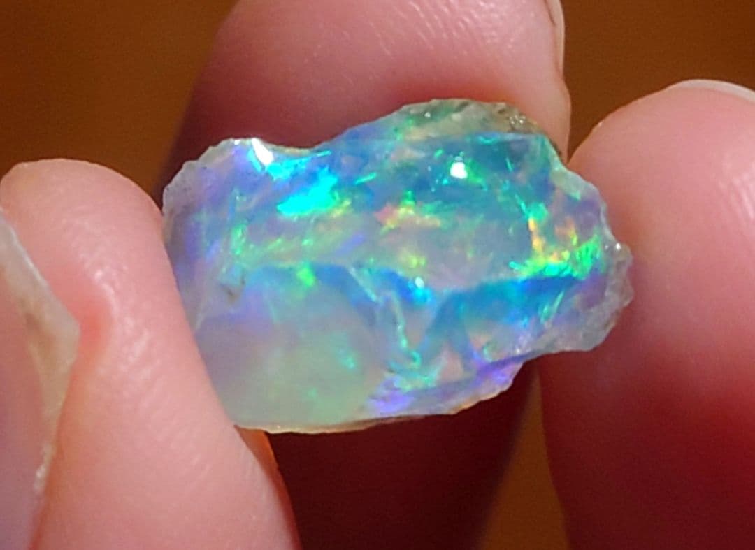 エチオピアウェロ産 チョーク オパール 鉱物標本 原石 虹色 美術品