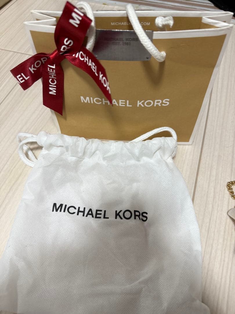 MICHAEL KORS ケース キーチェーン付き