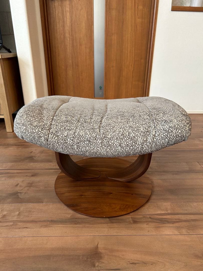 カリモク　オットマン　ザファースト