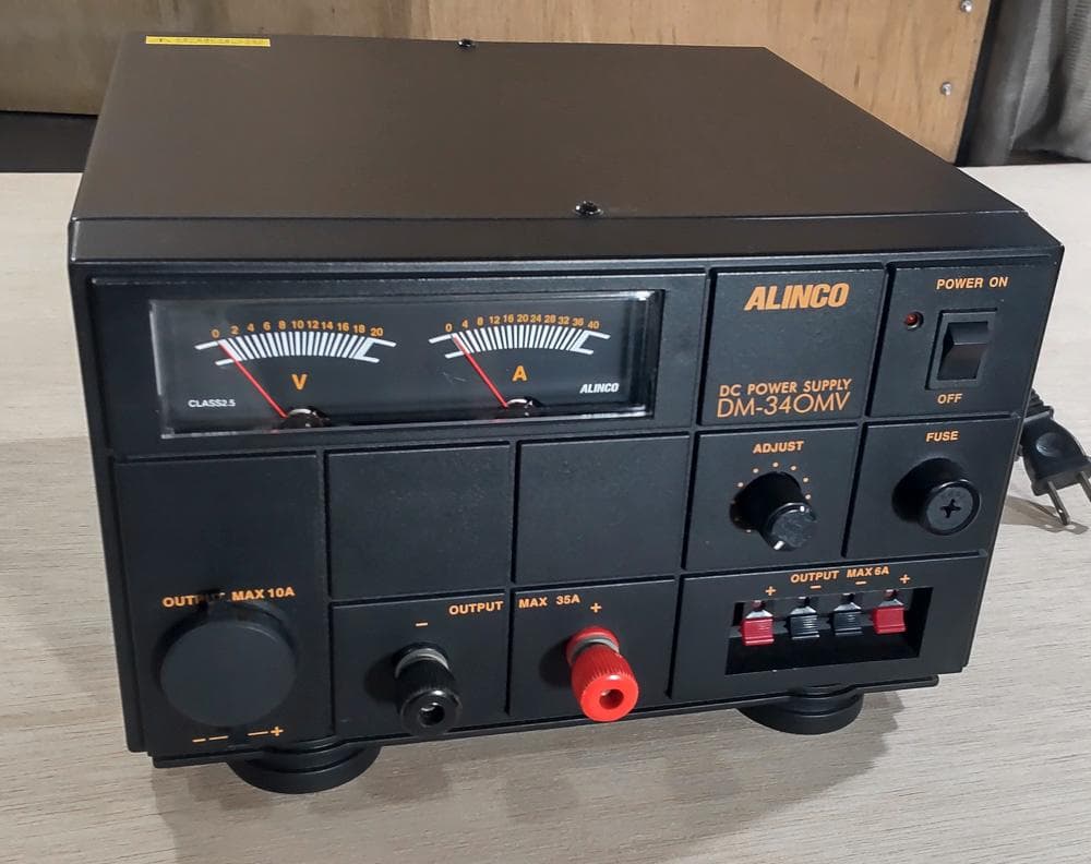 ALINCO DM-340MV DC電源供給器 ALINCO（アルインコ） DM-340MV 無線機器用安定化電源器 : インカム