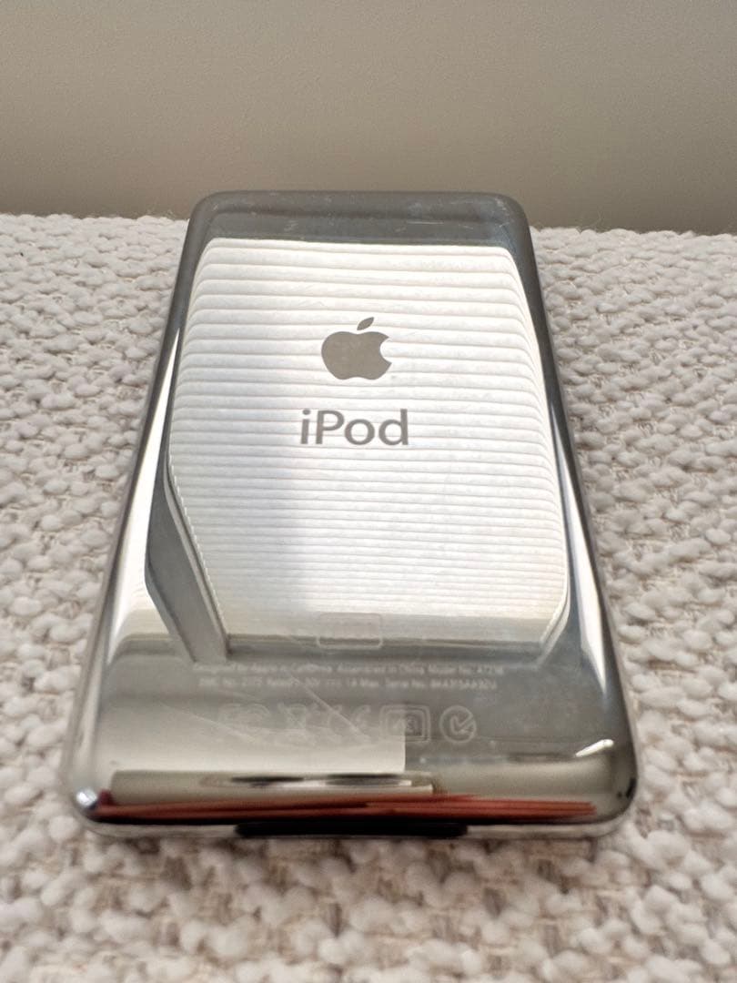 極美品】iPod classic 第6世代 160GBブラック 新品バッテリー - メルカリ