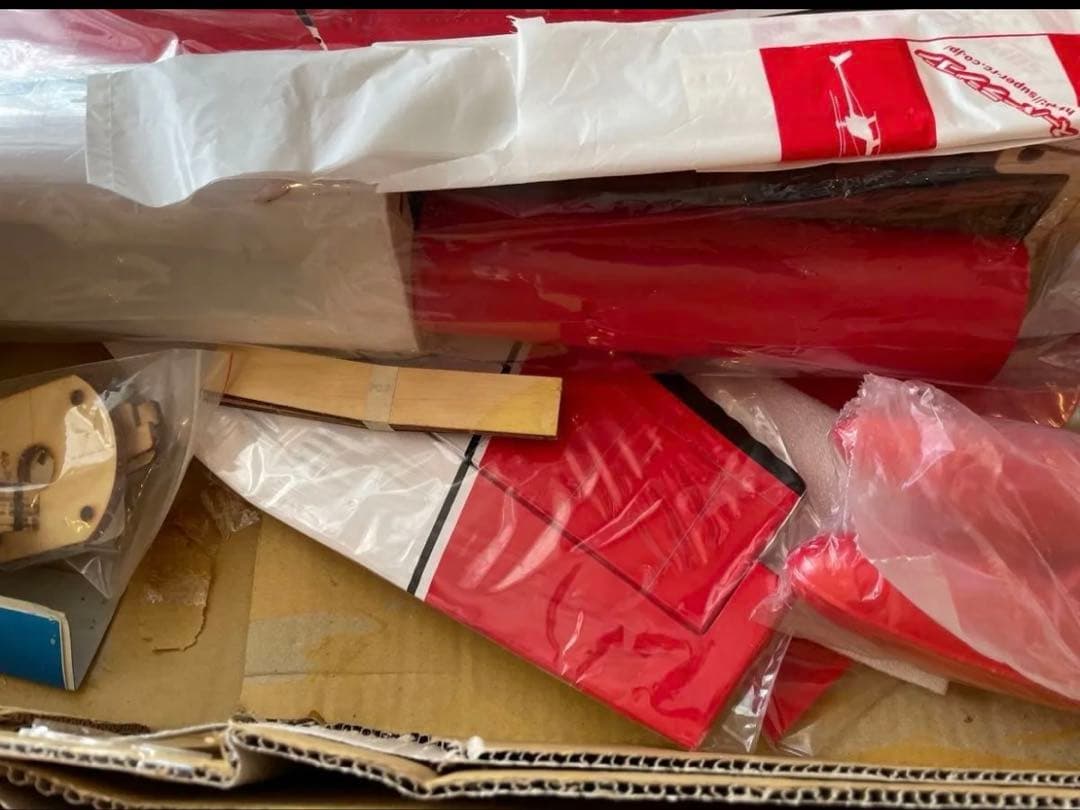 大型機引き込み脚PC-7スケール機　未開封撮影開封購入時のモーターペラおまけ付