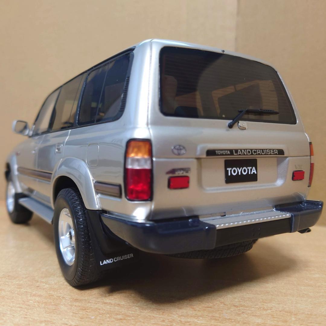 1/18 トヨタ ランドクルーザー HDJ80 1992 (ベージュ) 限定生産