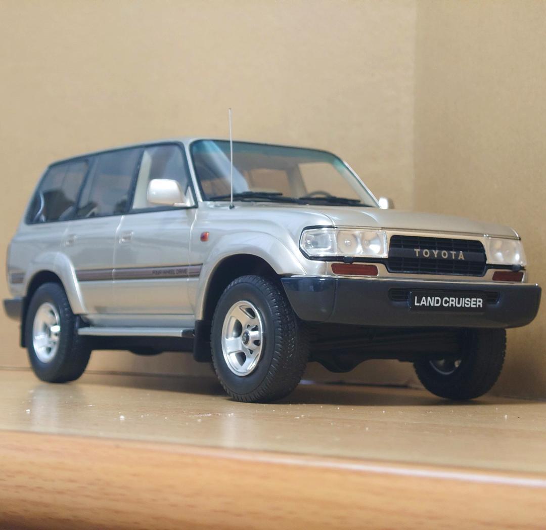 1/18 トヨタ ランドクルーザー HDJ80 1992 (ベージュ) 限定生産