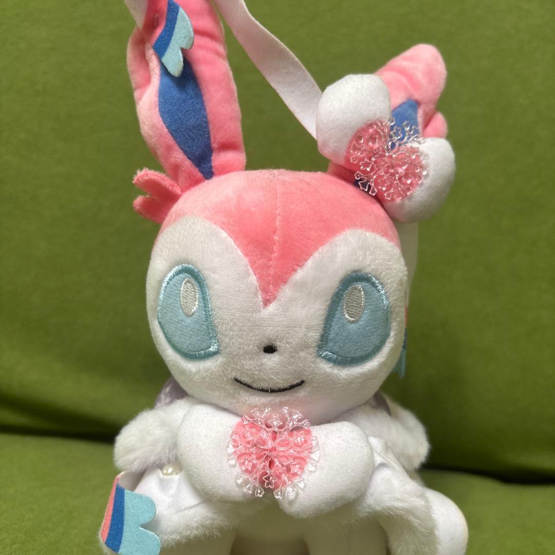 ポケモンセンター　Frosty Christmas ニンフィアサンタ　ぬいぐるみ