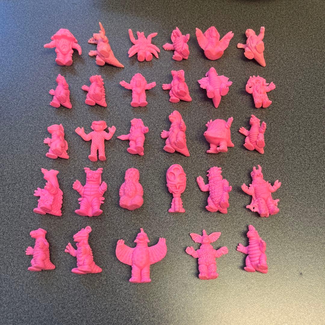 ウルトラマン怪獣消しゴム桃バラ売りOK‼️