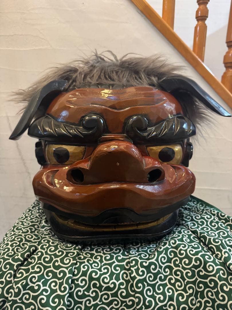 時代物 木彫獅子頭 朱漆塗金彩 幅54cm 獅子舞 神楽面 魔除 縁起物 骨董品 時代物 木彫獅子頭 朱漆塗金彩 幅54cm 獅子舞 神楽面 魔除 縁起物 骨董品