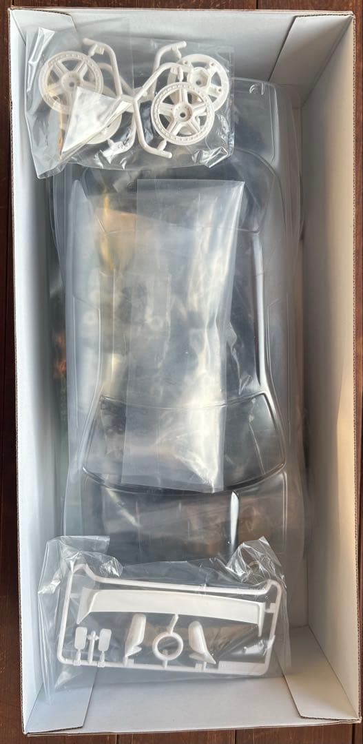 タミヤ 1/10 RC HKS ニッサンスカイライン GT-R Gr.A