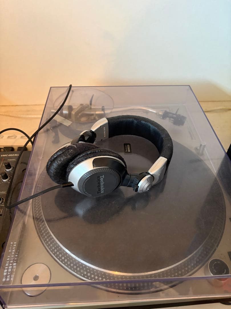 Technics ターンテーブルとミキサーカートリッジ針ヘッドホンDJセット