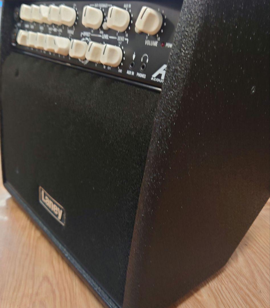 □□LANEY A1＋ アコースティックギター用アンプ