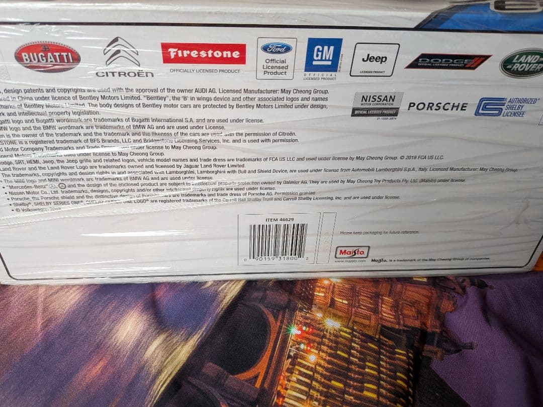 ミニカーランボルギーニセンテナリオ　1/18スケール