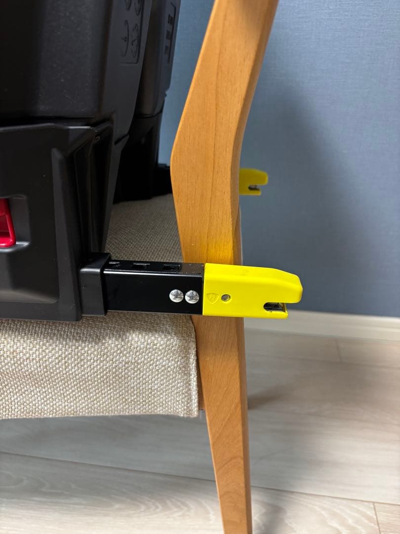 美品　ApricaフラウディアグロウISOFIXセーフティープラス　ロイヤル