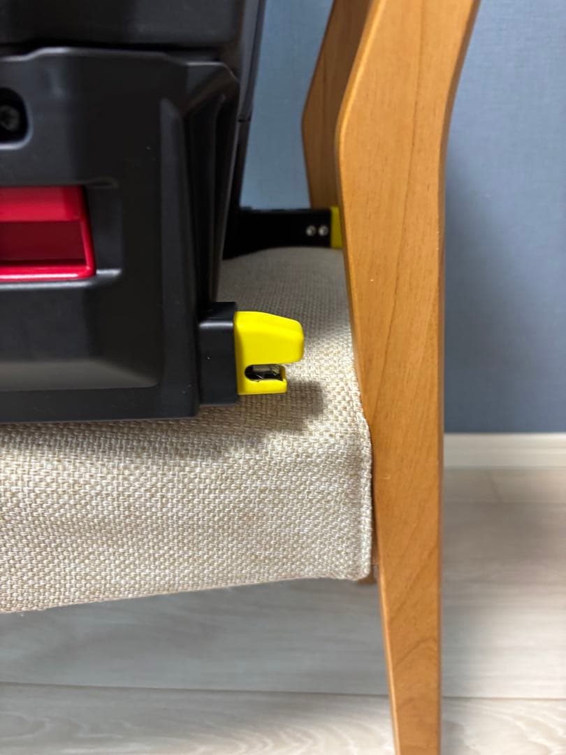 美品　ApricaフラウディアグロウISOFIXセーフティープラス　ロイヤル