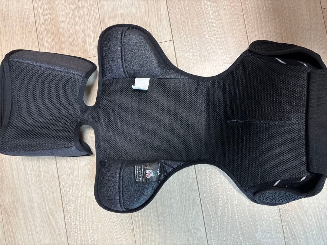 美品　ApricaフラウディアグロウISOFIXセーフティープラス　ロイヤル